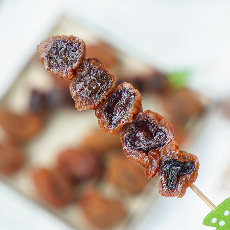 【酸甜暴击 清香浓郁】一方云拾爆浆葡萄梅子 入口软糯 爆浆梅子干 令人胃口大开 80克（10-15个/袋）