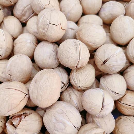 鸿乡缘新疆纸皮熟核桃手剥烤核桃薄壳纸皮核桃奶香草本 商品图3