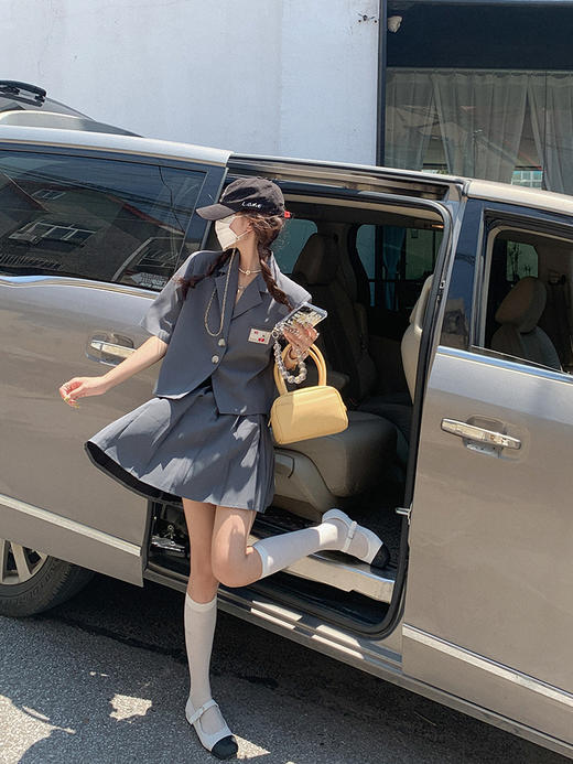 <曾小咸推荐>巨折清仓秒杀，稀有现货24小时发【仅限今日】女装甜酷jk学院风秋季长短袖西装外套 / 百褶短裙 商品图3