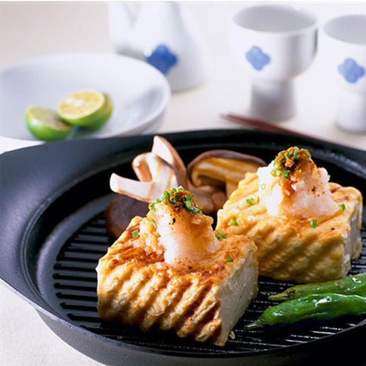 【样品特惠5折，最后2个无货退款】柳宗理（SORIYANAGI）日本原装进口南部铁器铸铁平底煎牛排锅 无涂层条纹烤肉煎盘（无盖） 22cm 商品图6