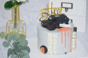 【大G汽车蛋糕】动物奶油，鲜鲜水果，糯米蛋糕胚；