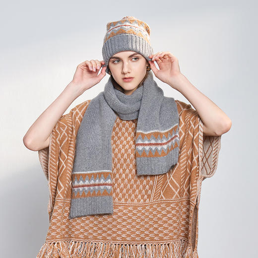 【纯羊绒围巾+帽子】羊绒世家秋冬新品女士100%山羊绒针织保暖围巾撞色条纹帽子 商品图1