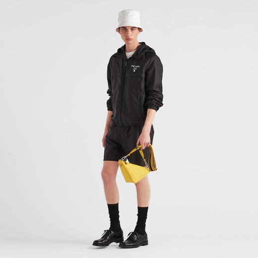 PRADA 普拉达 男士 Re-Nylon 再生尼龙字母徽标印花拉链连帽束口夹克外套 黑色 SGC052 1WQ9 F0002 商品图3