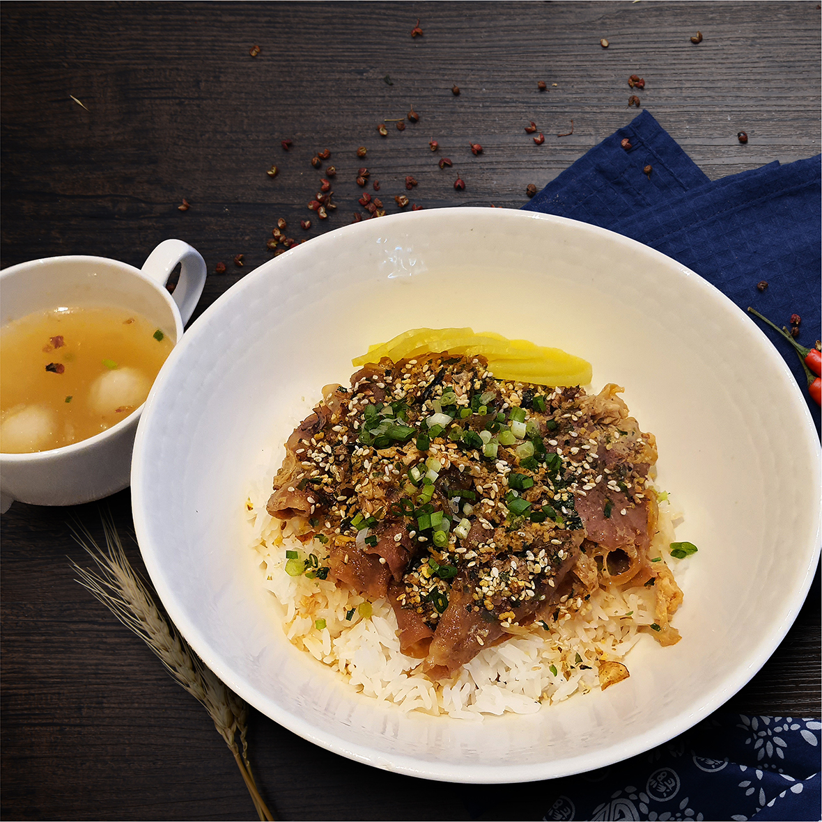 ★日式肥牛丼饭、萝卜鱼丸汤  Japanese fat beef rice, radish fish balls soup