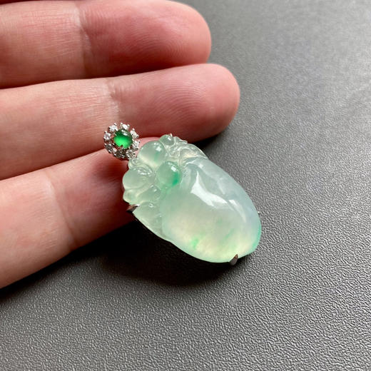 冰种飘阳绿翡翠桃子金猴捧寿18k白金钻石镶嵌 商品图6