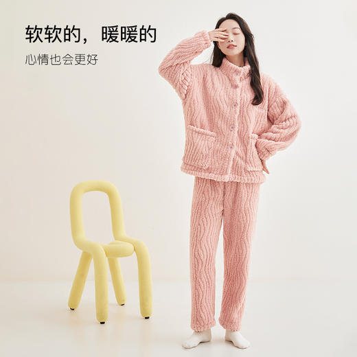 时尚芭莎红绵绵家居服 情侣款 双面舒绒棉 软糯亲肤 撸猫感 【下单预计3-5天内发货】[福利品] 商品图4