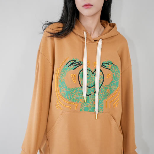 谜底秋冬新款休闲减龄连帽印花Oversize卫衣女百搭上衣235MV6080 商品图3