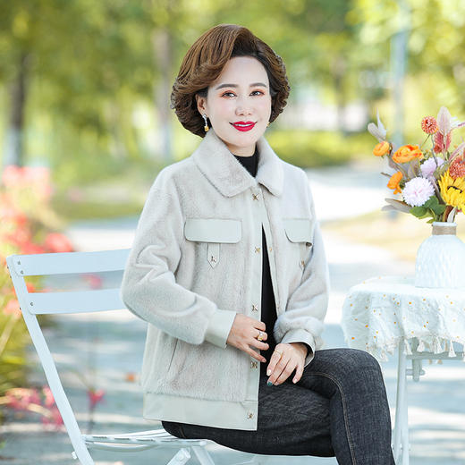 TY-A31O11542 水貂绒外套秋冬新款时尚加厚夹克中老年女装皮毛一体上衣 商品图6