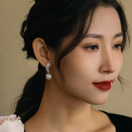 Manreya玛芮雅“冰羽”银镀金爱迪生珍珠耳环 商品图2