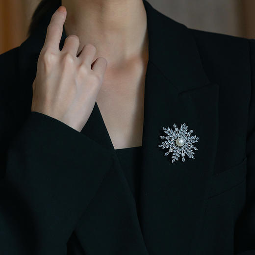 【春节不停运】Manreya玛芮雅“雪映流光”珍珠胸针 商品图1