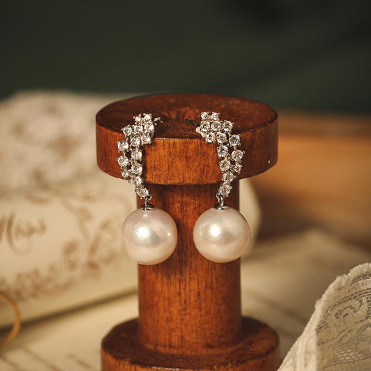 Manreya玛芮雅“冰羽”银镀金爱迪生珍珠耳环 商品图6