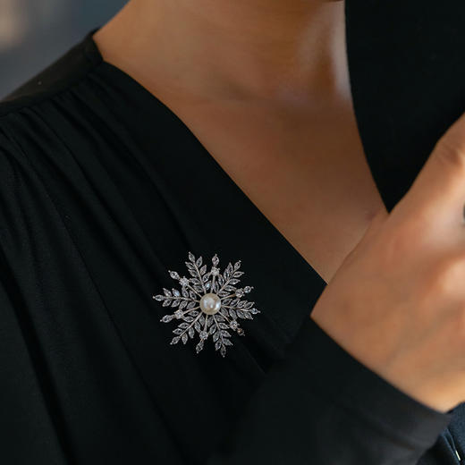 【春节不停运】Manreya玛芮雅“雪映流光”珍珠胸针 商品图3