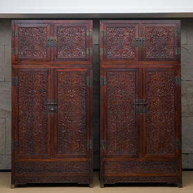 二十世纪 红木雕西番莲纹四件柜