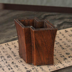 清 黄花梨方胜形笔筒