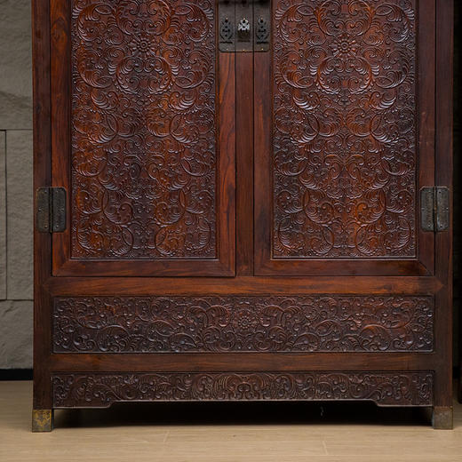 二十世纪 红木雕西番莲纹四件柜 商品图3