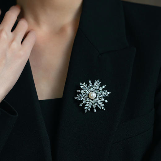 【春节不停运】Manreya玛芮雅“雪映流光”珍珠胸针 商品图2