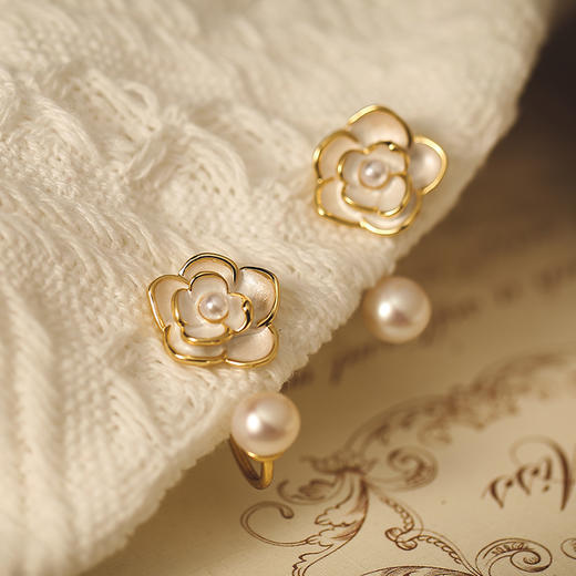 Manreya玛芮雅“月光下的茶花”珍珠耳钉 商品图5