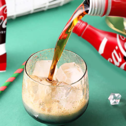 日本进口可口可乐卡塔尔足球世界杯2022款网红限定收藏版可乐饮料 商品图3