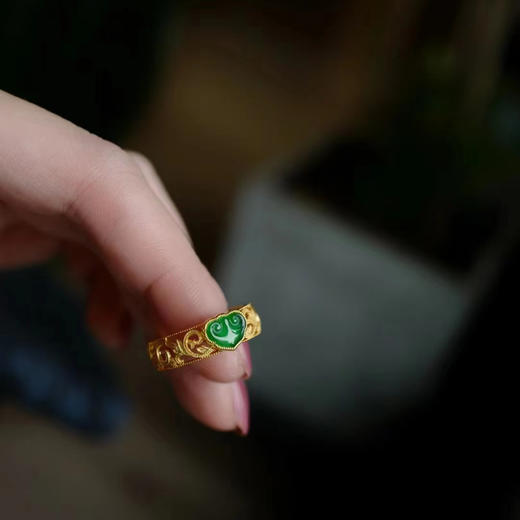 龢盒原创 18k金镶如意忍冬纹翡翠戒指 商品图2
