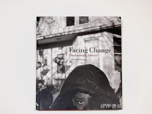 Facing Change: Documenting America/面对变化：记录美国 摄影书 商品图0