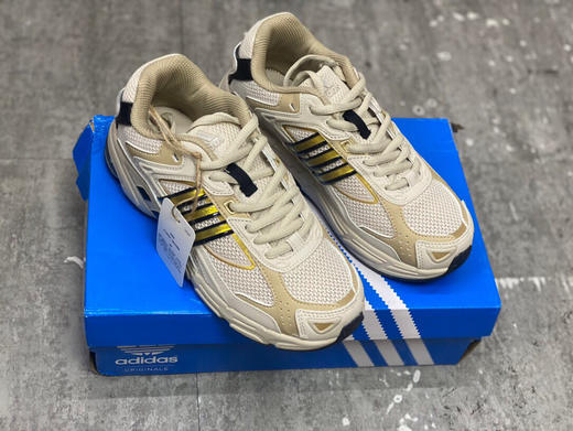 秋冬特惠💰360 阿迪达斯壤痞兔聊名替代版 Response Cl 來啦 商品图1