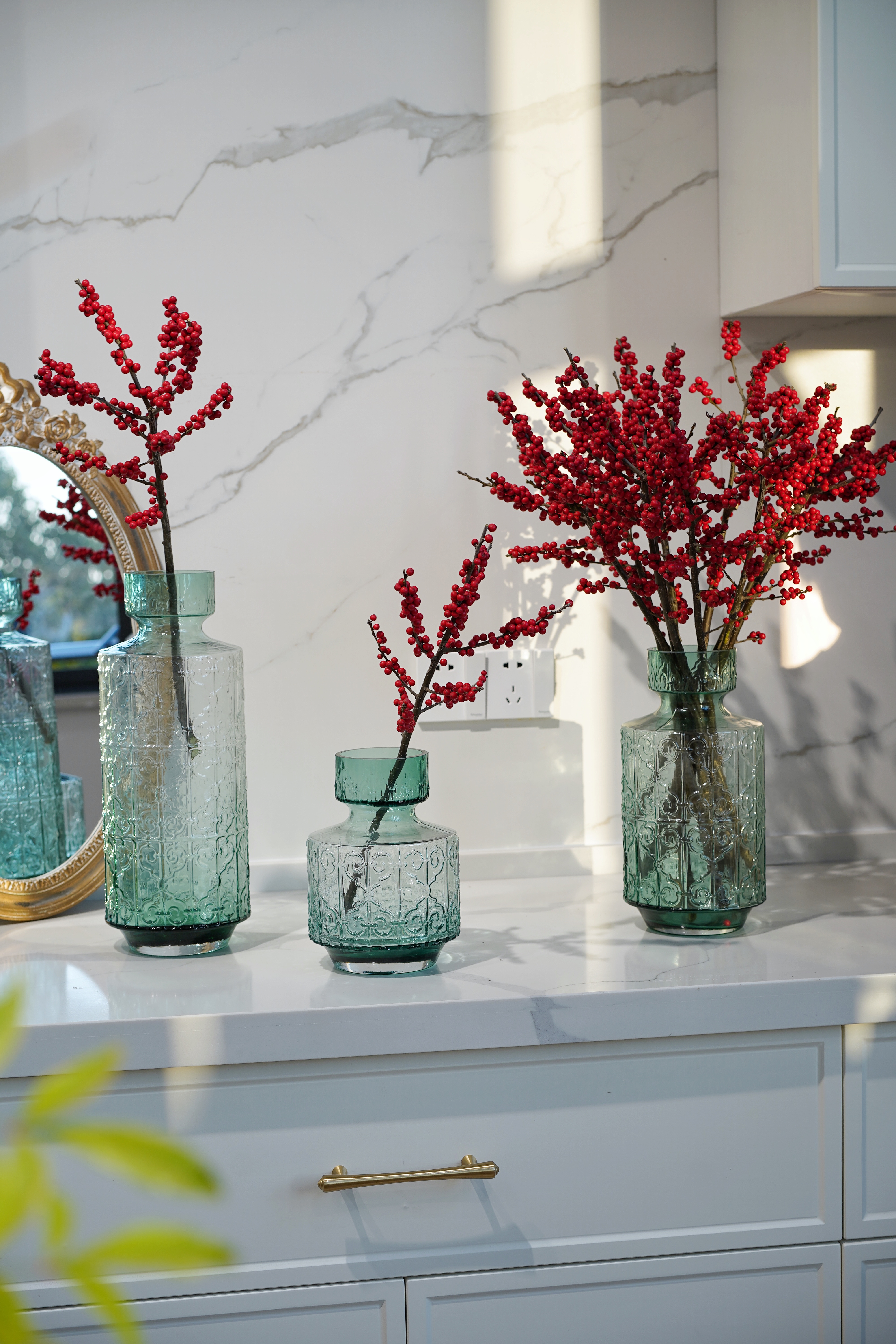 冬青北欧蓝绿色创意浮雕玻璃花瓶客厅家居软装复古插花器