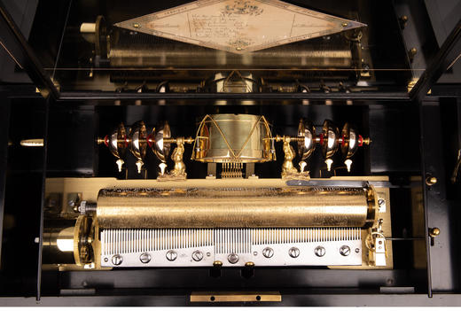 独角鹿西洋古董瑞士工坊珐琅细木镶嵌外箱配铃铛响鼓滚轴式音乐盒 商品图3