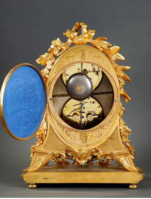 独角鹿西洋古董法国路易十五风古典天使瓷面彩绘花叶纹铜鎏金座钟 商品图4