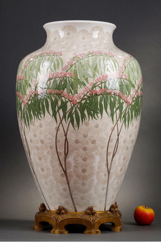 独角鹿西洋古董法国塞弗尔瓷器铜鎏金底座松果主题Clermont款瓷瓶 商品图1