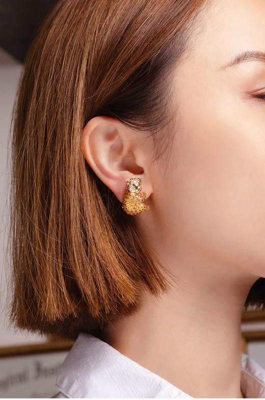 独角鹿西洋古董法国珠宝世家18K金镶嵌钻石黄色蓝宝石小熊耳夹 商品图0