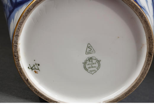 独角鹿西洋古董法国塞弗尔瓷器蓟草描金白底蓝釉Beauvais款瓷瓶 商品图4