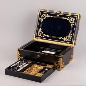 独角鹿西洋古董英国木质外盒卷叶花卉纹样铜鎏金母贝文房用品套件