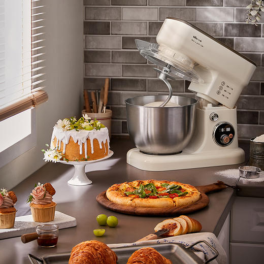 【小程序】小熊厨师机 SJJ-E08G1 米黄色 压铸搅面钩组件+压铸和浆棒组件+打蛋笼组件+和面桶+和面桶盖+量杯+蛋清分离器 商品图2