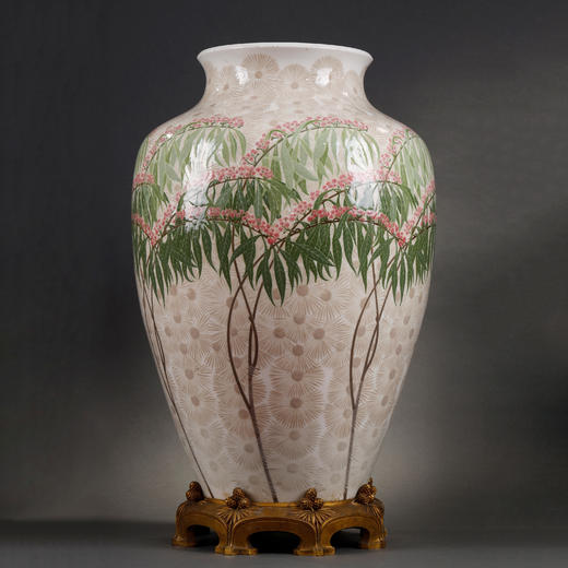 独角鹿西洋古董法国塞弗尔瓷器铜鎏金底座松果主题Clermont款瓷瓶 商品图0