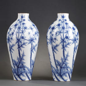 独角鹿西洋古董法国塞弗尔瓷器蓟草描金白底蓝釉Beauvais款瓷瓶