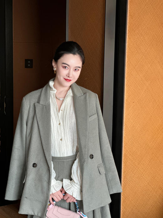 烟水氤氲矿物灰绿 羊毛大西服和蓬松羊毛百褶裙 商品图2
