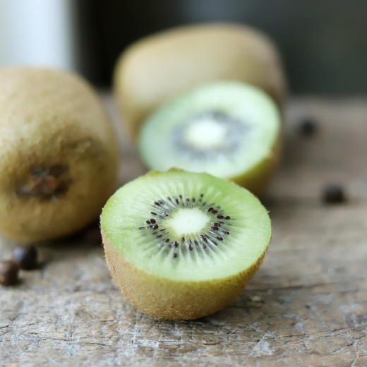 生态绿心猕猴桃 | 出家僧人用酵素种的猕猴桃，50年树龄，风味浓郁，绿心品种，来自世界猕猴桃小镇都江堰向娥，24/30枚装 商品图2