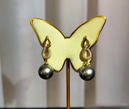 大溪地铂金灰18K金钻石镶嵌设计款耳环 商品图1