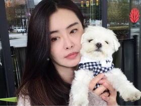  这么久没露面，王祖贤现在长这样 