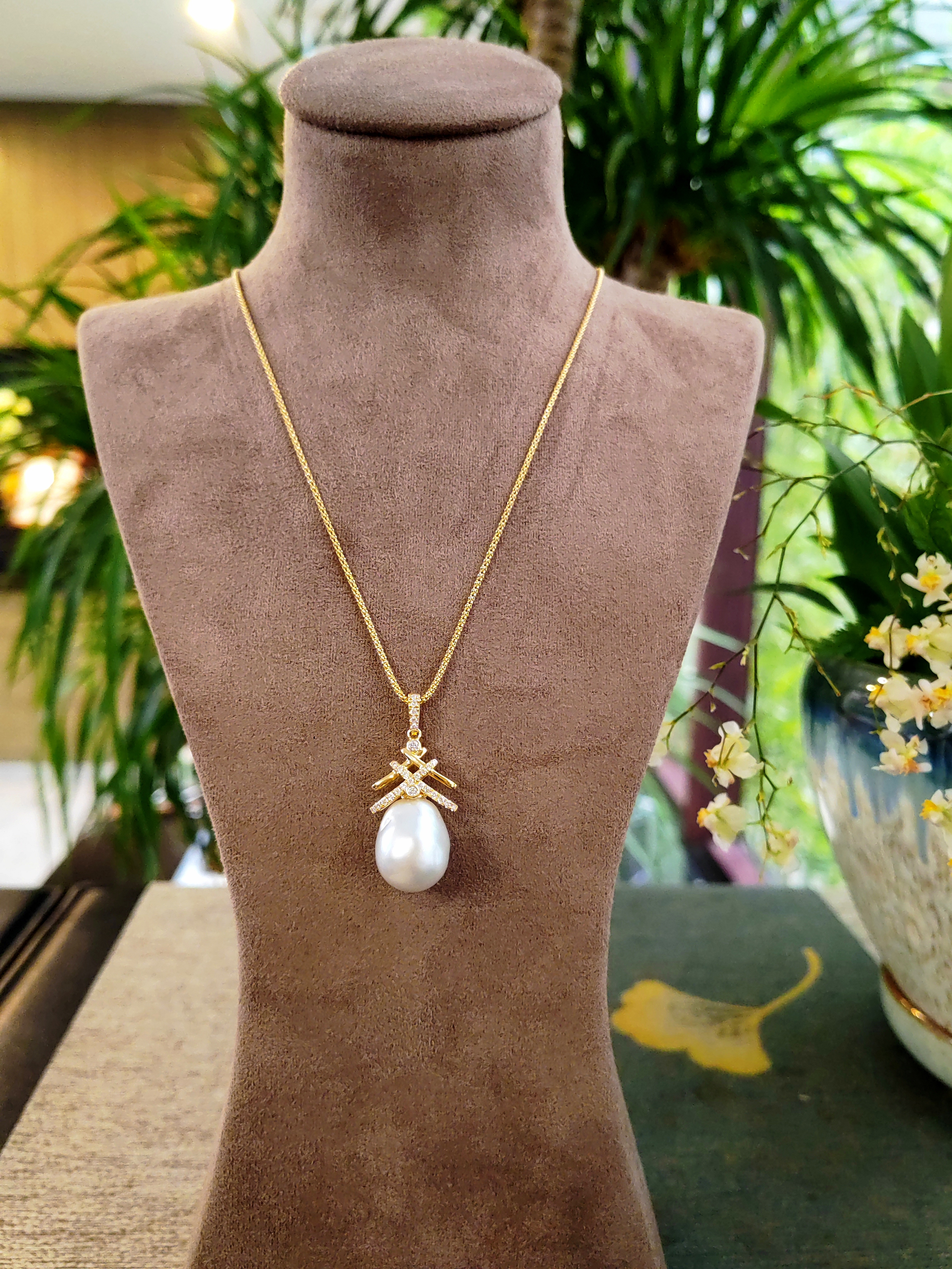 澳白巴洛克星辰18K金钻石镶嵌设计款吊坠