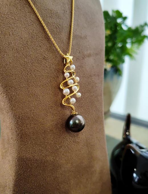 大溪地黑珍珠18K金钻石镶嵌节日季设计吊坠 商品图0