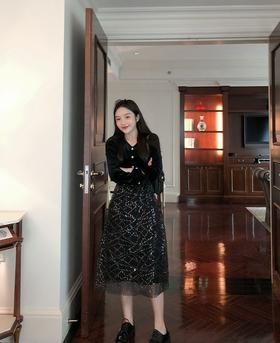 金丝绒拼网纱裙feel