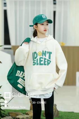 阳光100.8098字母帽卫衣