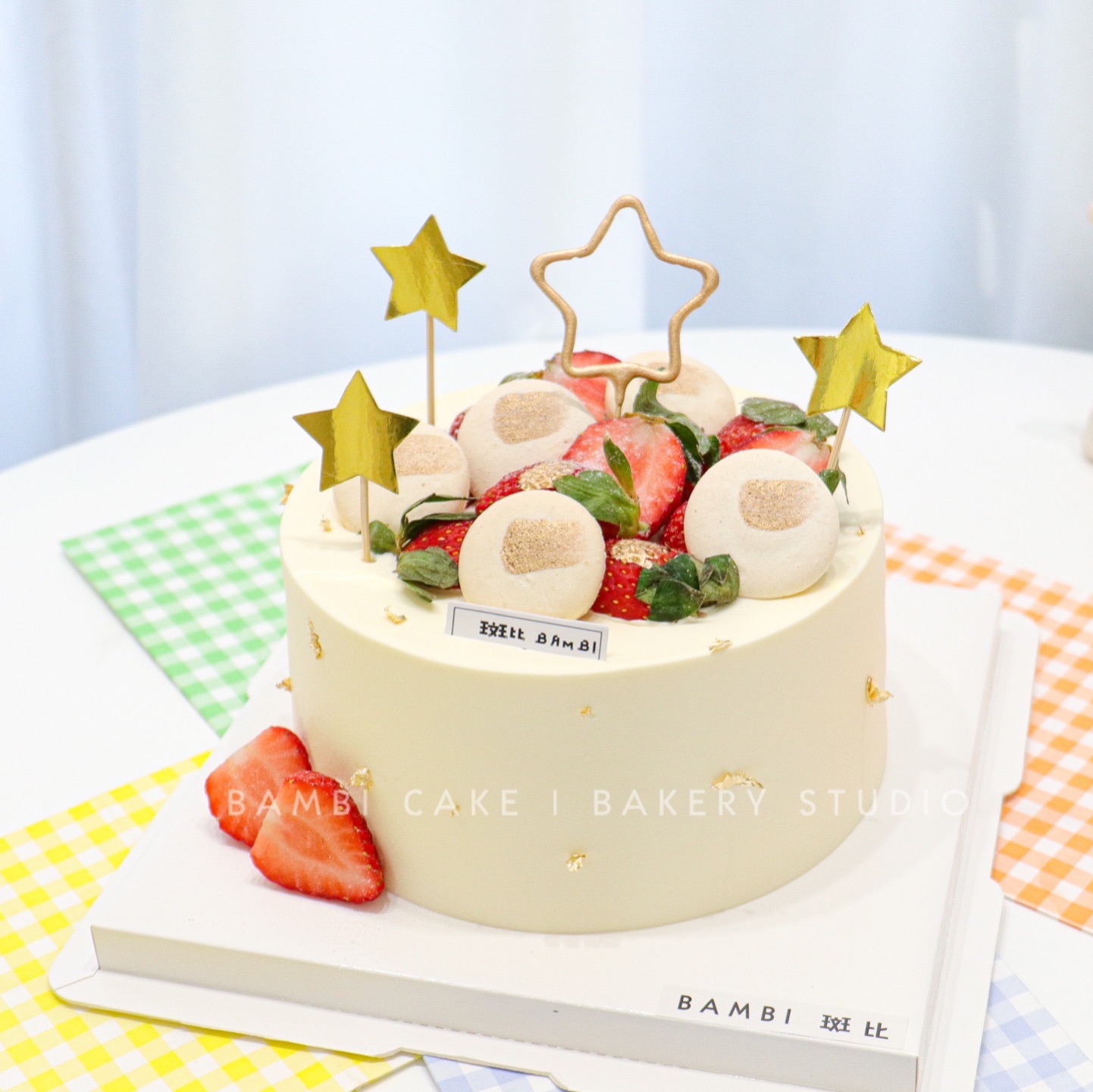 草莓马卡龙丨蛋糕