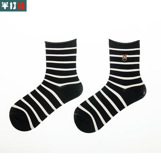 【新款上市 6件6折】女 | 女士条纹刺绣刺袜【粉色腰封2双包】条纹刺绣爱心中筒袜棉日韩百搭运动无骨缝头长筒袜女【2222209】 商品图1