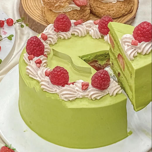 【草莓屋】莓小绿（抹茶戚风胚➕抹茶甘纳许奶油➕新鲜草莓夹心） 商品图2