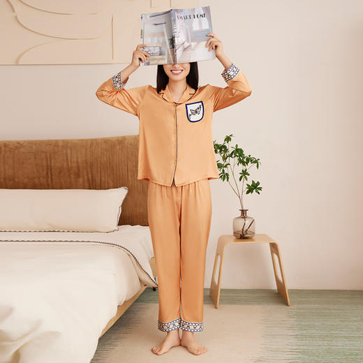 【M码绿色】熳洁儿 秋冬长袖长裤冰雪丝灵动蝴蝶印花气质撞色女款家居服套装商场同款22703112 商品图1