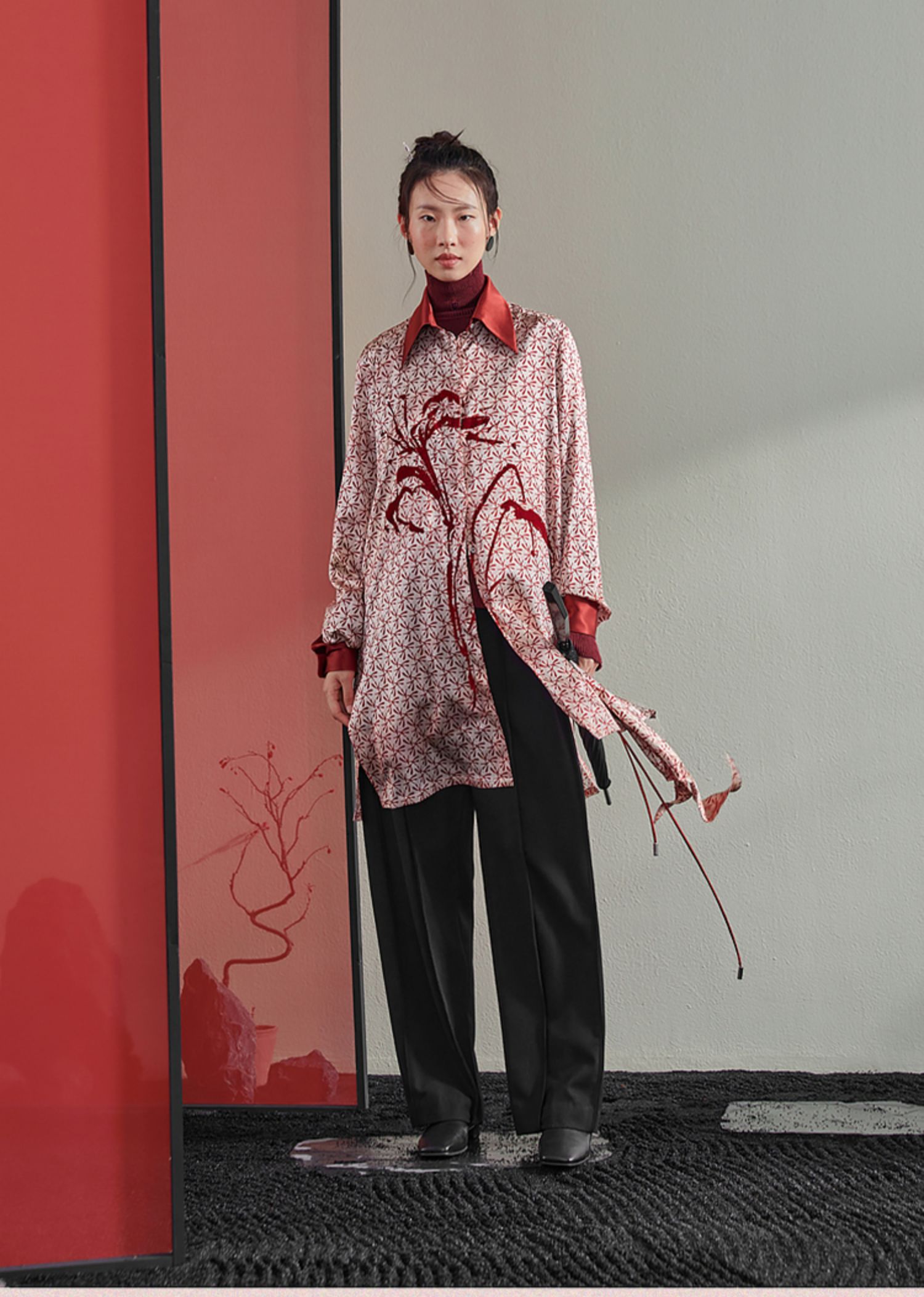 日着设计师品牌女装2022年冬季新款小众高级感印花中长款真丝衬衫