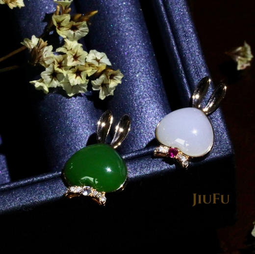 18K玫瑰金和田玉（白玉）镶钻吊坠--快乐兔  /心型10*12mm 商品图4