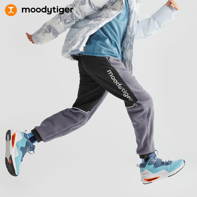 【专属】moodytiger儿童长裤2022冬新款摇粒绒拼接耐磨防风宽松休闲运动裤 M24111303